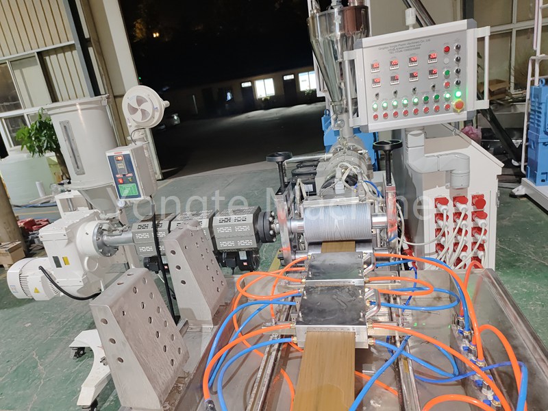 How to Optimize the Mold Temperature Control of Wood Plastic Profile Extrusion Line?