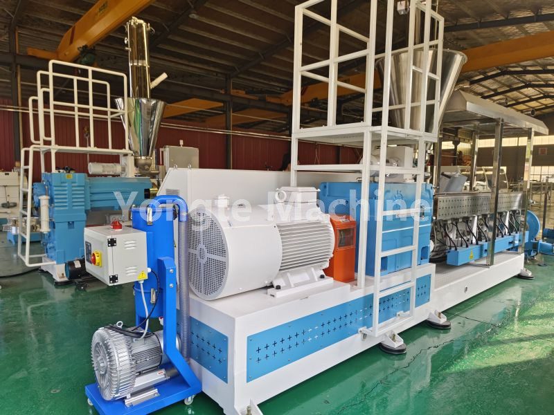 Parallel twin screw extruder of WPC Pelletizing Machine