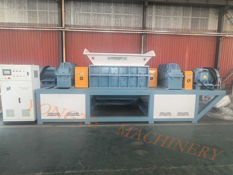 5 tons per hour! The life of alloy steel cutters is extended by 3 times. Yongte Plastic Machinery's shredder reshapes the production pattern of wood-plastic products.