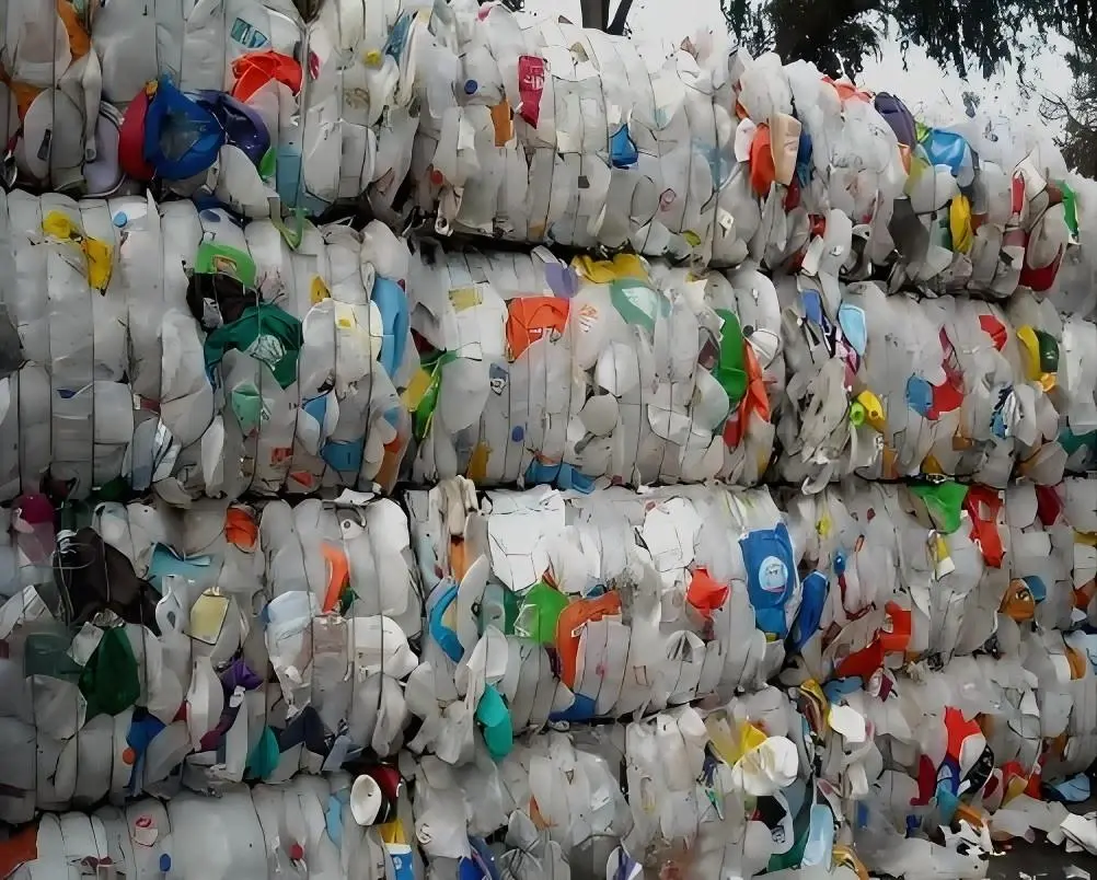 What Plastic Waste Can be used by Plastic Lumber Machine?