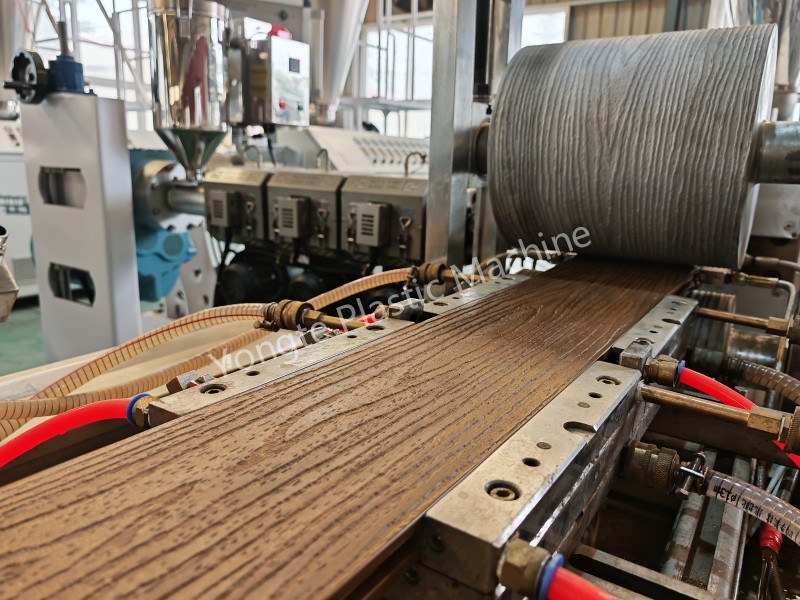 Yongte Conducts Successful WPC Decking Trial Production with Coconut Shell Materials for Vietnamese Client